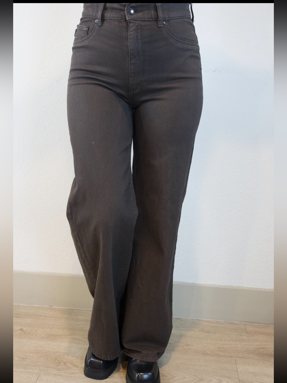 DL1961 Hepburn High Rise Wide Leg Jeans in Espresso Brown, Size 27
